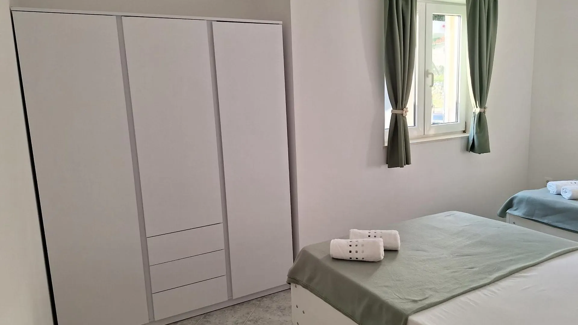 Family And Pet Friendly Apartment Zrinski Croatia Smrika