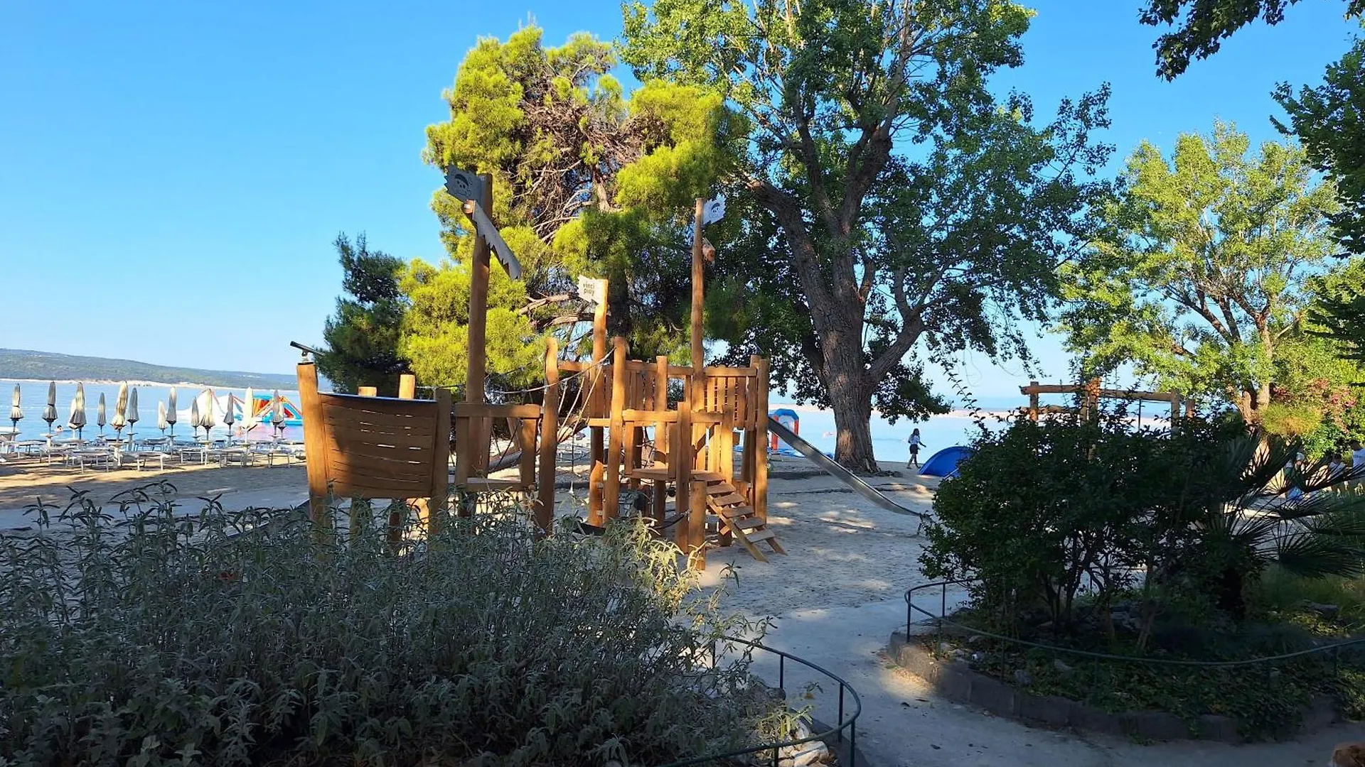 Family And Pet Friendly Apartment Zrinski Croatia Smrika